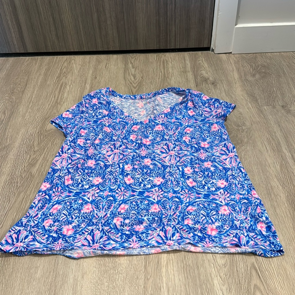 Lilly Pulitzer Etta v neck shirt